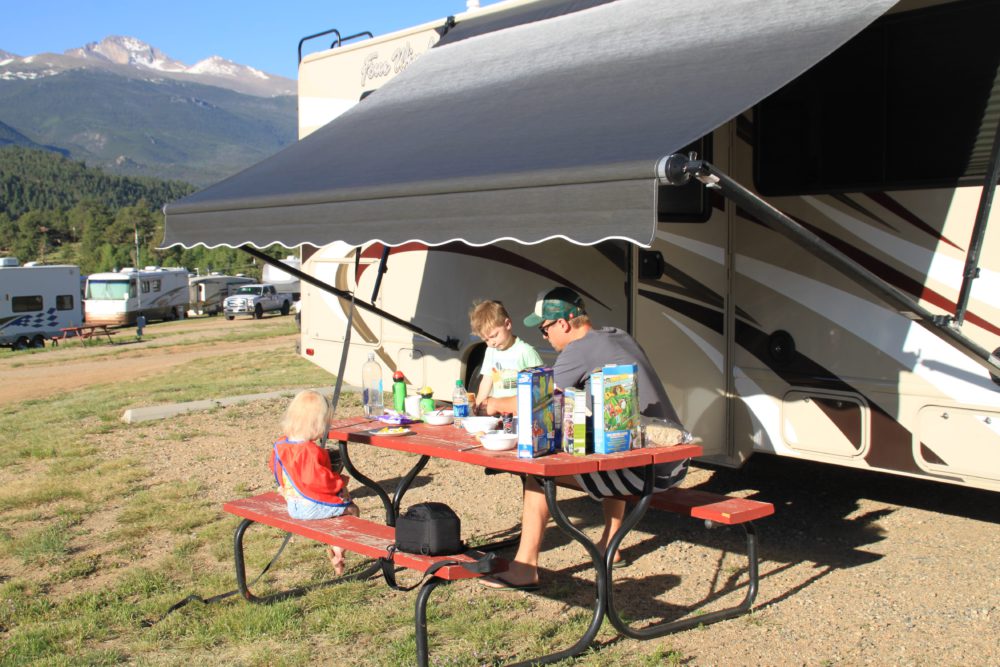 Kids Love Travel: Voordelen en nadelen van een vakantie met de camper en kinderen